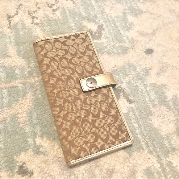 Coach Handbags - Coach wallet